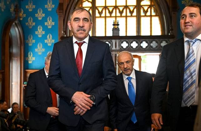 Russia Africa Day 9173331 25.05.2026 Russian Deputy Defence Minister Yunus-Bek Yevkurov, left, arrives to attend a gala reception for heads of diplomatic missions to mark Africa Day in Moscow, Russia. Kristina Solovyova Sputnik Moscow Russia  Copyright: xKristinaxSolovyovax