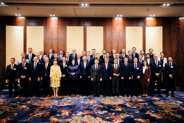Katherina Reiche (CDU), Bundesministerin fuer Wirtschaft und Energie trifft WANG Wentao, Handelsminister Chinas zu einem Gespraech in Peking, 27.05.2026. Fotografiert im Auftrag des Bundesministerium fuer Wirtschaft und Energie (BMWE) Peking China Copyright: xFelixxZahn BMWEx