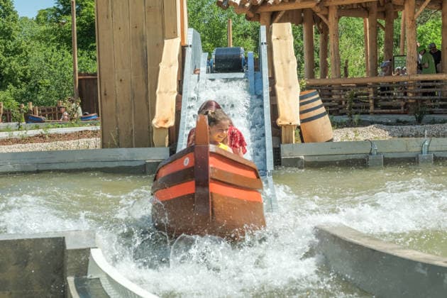 Eröffnung des neuen Themenbereichs Idefix Abenteuerland im Freizeitpark Belantis bei Leipzig. Der familienorientierte Erlebnisbereich rund um die bekannten Asterix-Figuren ist Teil der geplanten Weiterentwicklung des Parks zum zukünftigen Asterix-Park Deutschland. Eröffnung Idefix Abenteuerland