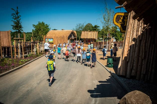 Eröffnung des neuen Themenbereichs Idefix Abenteuerland im Freizeitpark Belantis bei Leipzig. Der familienorientierte Erlebnisbereich rund um die bekannten Asterix-Figuren ist Teil der geplanten Weiterentwicklung des Parks zum zukünftigen Asterix-Park Deutschland. Eröffnung Idefix Abenteuerland