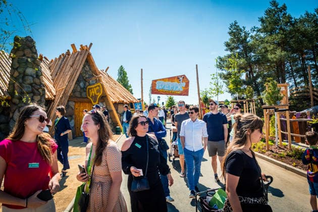 Eröffnung des neuen Themenbereichs Idefix Abenteuerland im Freizeitpark Belantis bei Leipzig. Der familienorientierte Erlebnisbereich rund um die bekannten Asterix-Figuren ist Teil der geplanten Weiterentwicklung des Parks zum zukünftigen Asterix-Park Deutschland. Eröffnung Idefix Abenteuerland