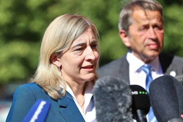 Berlin, Deutschland, 27.05.2026: Charité: Pressestatement von Gesundheitsministerin und Vorstandsvorsitzendem der Charité zu Ebola-Patient: Bundesministerin für Gesundheit Nina Warken (CDU) und Heyo Klaus Kroemer Copyright: xdtsxNachrichtenagenturx dts_120863
