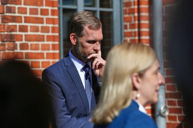 Berlin, Deutschland, 27.05.2026: Charité: Pressestatement von Gesundheitsministerin und Vorstandsvorsitzendem der Charité zu Ebola-Patient: Bundesministerin für Gesundheit Nina Warken (CDU) und im Hintergrund Leif Erik Sander, Klinikdirektor der Klinik für Infektiologie und Intensivmedizin Copyright: xdtsxNachrichtenagenturx dts_120867