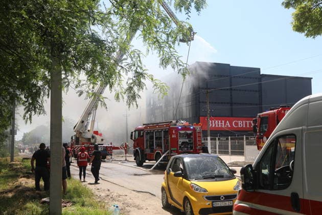 Russian attack injures 11 in Odesa ODESA, UKRAINE - MAY 27: Emergency services operate in the area where a Russian Shahed drone strike hit, injuring 11 people including two children in Odesa, Ukraine on May 27, 2026. Two stores and a post office were damaged in the attack. Arthur Shvits Anadolu Odesa Ukraine. Editorial use only. Please get in touch for any other usage.  Copyright: x2026xAnadoluxArthurxShvitsx