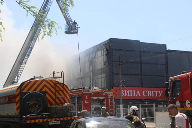 Russian attack injures 11 in Odesa ODESA, UKRAINE - MAY 27: Emergency services operate in the area where a Russian Shahed drone strike hit, injuring 11 people including two children in Odesa, Ukraine on May 27, 2026. Two stores and a post office were damaged in the attack. Arthur Shvits Anadolu Odesa Ukraine. Editorial use only. Please get in touch for any other usage.  Copyright: x2026xAnadoluxArthurxShvitsx