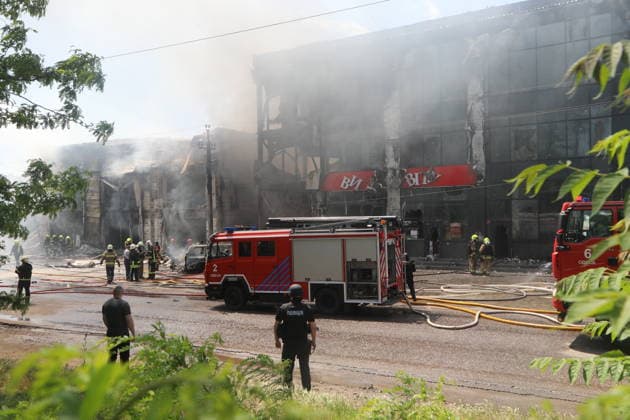 Russian attack injures 11 in Odesa ODESA, UKRAINE - MAY 27: Emergency services operate in the area where a Russian Shahed drone strike hit, injuring 11 people including two children in Odesa, Ukraine on May 27, 2026. Two stores and a post office were damaged in the attack. Arthur Shvits Anadolu Odesa Ukraine. Editorial use only. Please get in touch for any other usage.  Copyright: x2026xAnadoluxArthurxShvitsx