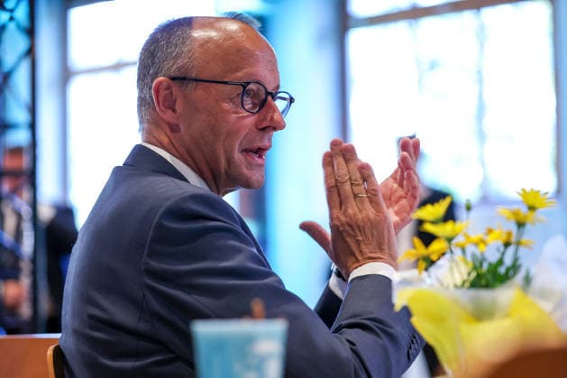 27.05.2026, Politik, Bundeskanzler Friedrich Merz (CDU) zu Gast als Festredner beim Festakt in der Schützenhalle Hüsten bei Arnsberg. 80 Jahre Neheim-Hüstener Programm. Nordrhein-Westfalen Deutschland