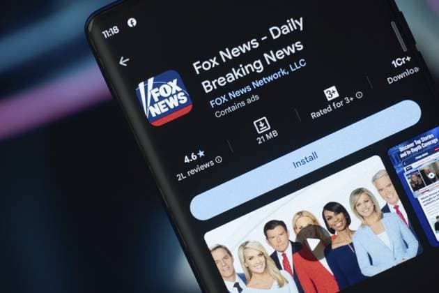 Dhaka, Bangladesch 26. Dezember 2025: Logo des Fox News Channels auf dem Handybildschirm Dhaka, Bangladesh 26 Dec 2025:Fox news channel logo on mobile phone screen Copyright: imageBROKER Md.MamunxMiah ibliqx17841128.jpg