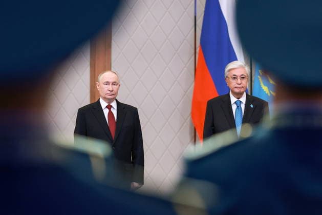 KAZAKHSTAN, ASTANA - MAY 28, 2026: Russia s President Vladimir Putin (L) and Kazakhstan s President Kassym-Jomart Tokayev are seen during a welcome ceremony at the Independence Palace Astana Kazakhstan  - ZUMAt113 20260528_zaa_t113_016 Copyright: xAlexanderxShcherbakx