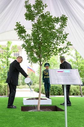 KAZAKHSTAN, ASTANA - MAY 28, 2026: Russia s President Vladimir Putin (L) and Kazakhstan s President Kassym-Jomart Tokayev take part in a tree-planting ceremony on the Alley of Eternal Friendship between Russia and Kazakhstan Astana Kazakhstan  - ZUMAt113 20260528_zaa_t113_272 Copyright: xAlexanderxKazakovx