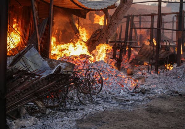 Smoke billows out from the shops as a massive fire engulfs the Rambagh market Amritsar, May 28 (ANI): Smoke billows out from the shops as a massive fire engulfs the Rambagh market, in Amritsar on Thursday. One man died. Amritsar Punjab India Copyright: xANIx ANI_20260528517