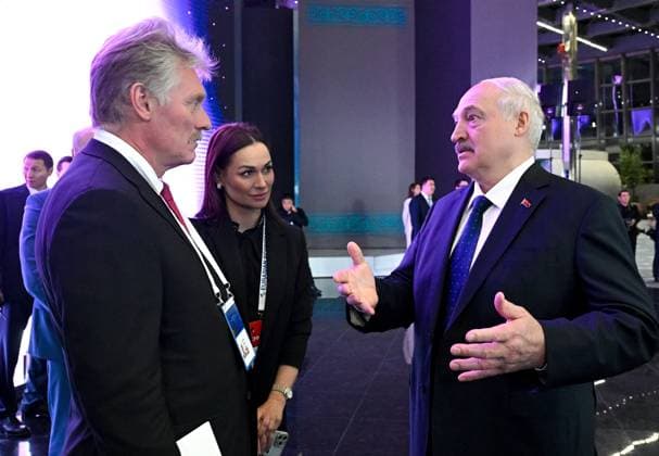 Kazakhstan Eurasian Economic Forum 9175600 28.05.2026 Belarusian President Alexander Lukashenko speaks with Kremlin spokesman Dmitry Peskov during a visit to an exhibition of the Eurasian Economic Union (EAEU) countries digital technology projects at the Alem.ai International Centre for Artificial Intelligence in Astana, Kazakhstan. Sergey Bobylev Sputnik Astana Kazakhstan  Copyright: xSergeyxBobylevx