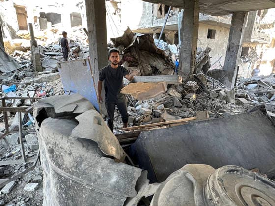 Palestinians Inspect House Hit in Israeli Strike in Gaza City Palestinians inspect the site of an Israeli strike on a house, which was pre-warned by the Israeli military to evacuate before the strike was carried out late on Thursday, at Shati (Beach) refugee camp in Gaza City, May 29, 2026. Photo by Mekael Bhar apaimages Gaza city Gaza Strip Palestinian Territory 290526_Gaza_MB_00(23) Copyright: xapaimagesxMekaelxBharx xapaimagesx