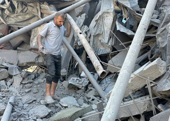 Palestinians Inspect House Hit in Israeli Strike in Gaza City Palestinians inspect the site of an Israeli strike on a house, which was pre-warned by the Israeli military to evacuate before the strike was carried out late on Thursday, at Shati (Beach) refugee camp in Gaza City, May 29, 2026. Photo by Mekael Bhar apaimages Gaza city Gaza Strip Palestinian Territory 290526_Gaza_MB_00(26) Copyright: xapaimagesxMekaelxBharx xapaimagesx