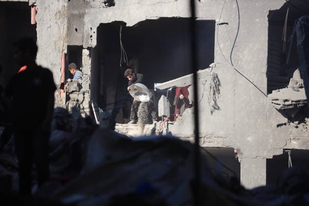 Palestinians Inspect House Hit in Israeli Strike in Gaza City Palestinians inspect the site of an Israeli strike on a house, which was pre-warned by the Israeli military to evacuate before the strike was carried out late on Thursday, at Shati (Beach) refugee camp in Gaza City, May 29, 2026. Photo by Mekael Bhar apaimages Gaza city Gaza Strip Palestinian Territory 290526_Gaza_MB_00(7) Copyright: xapaimagesxMekaelxBharx xapaimagesx