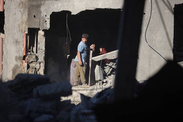 Palestinians Inspect House Hit in Israeli Strike in Gaza City Palestinians inspect the site of an Israeli strike on a house, which was pre-warned by the Israeli military to evacuate before the strike was carried out late on Thursday, at Shati (Beach) refugee camp in Gaza City, May 29, 2026. Photo by Mekael Bhar apaimages Gaza city Gaza Strip Palestinian Territory 290526_Gaza_MB_00(4) Copyright: xapaimagesxMekaelxBharx xapaimagesx