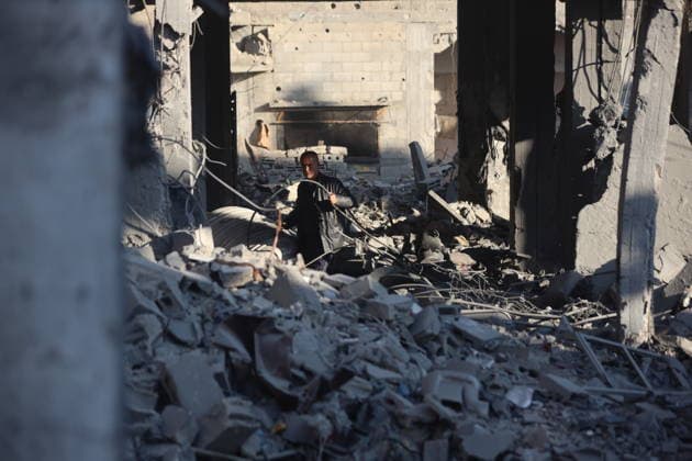 Palestinians Inspect House Hit in Israeli Strike in Gaza City Palestinians inspect the site of an Israeli strike on a house, which was pre-warned by the Israeli military to evacuate before the strike was carried out late on Thursday, at Shati (Beach) refugee camp in Gaza City, May 29, 2026. Photo by Mekael Bhar apaimages Gaza city Gaza Strip Palestinian Territory 290526_Gaza_MB_00(5) Copyright: xapaimagesxMekaelxBharx xapaimagesx