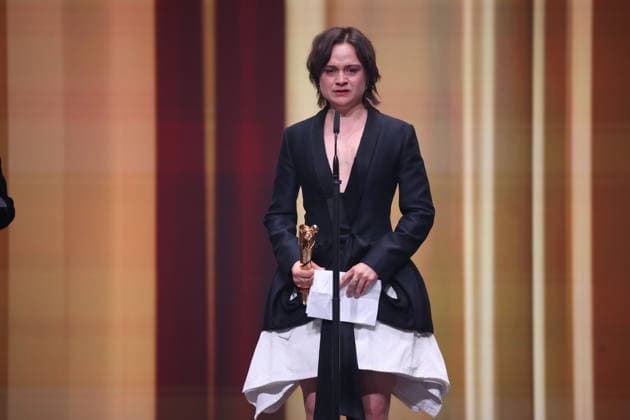 DEUTSCHER FILMPREIS 2026 - SHOW Gewinnerin Lena Urzendowsky BESTE WEIBLICHE NEBENROLLE bei der Verleihung DEUTSCHER FILMPREIS 2026 in Berlin Copyright: xEventpressxFuhrx