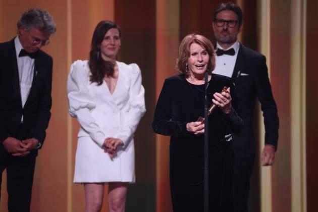 DEUTSCHER FILMPREIS 2026 - SHOW Ingo Fliess, Mia Maariel Meyer u. Simon Verhoeven Laudator:innen und Senta Berger Â· ACH, DIESE LÜCKE, DIESE ENTSETZLICHE LÜCKE - BESTE WEIBLICHE HAUPTROLLE bei der Verleihung DEUTSCHER FILMPREIS 2026 in Berlin Copyright: xEventpressxFuhrx