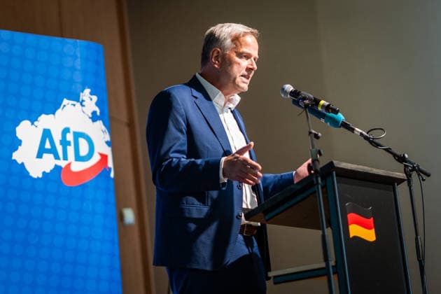 News Bilder des Tages Leif-Erik Holm, Landesvorsitzender und Spitzenkandidat zur Landtagswahl. hält die Eröffnungsrede vor dem Landesparteitag;Landesparteitag AfD Mecklenburg-Vorpommern in Grimmen, Grimmen Mecklenburg-Vorpommern Deutschland Kulturhaus Treffpunkt Europas