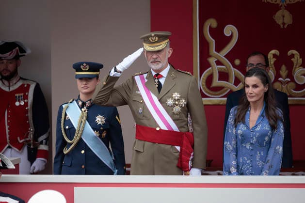 Entertainment Bilder des Tages King Felipe VI and Queen Letizia and Princess Leonor preside over the parade for the Armed Forces Day in Vigo King Felipe VI and Queen Letizia and Princess Leonor preside over the central act commemorating the Armed Forces Day, on May 30, 2026, in Vigo, Pontevedra, Galicia Spain The civil and military parade has gathered motorcycles, groups on foot at a pace of 124 steps per minute , In total, almost 3,300 members of the Royal Guard, the Army, the Navy, the Air and Space Army, the Civil Guard and the Military Emergency Unit took part in the event 30 MAY 2026 Adriá Vigo, Pontevedra, Galicia Vigo, Pontevedra, Galicia Spain Copyright: xAdrianxIragox 7560178