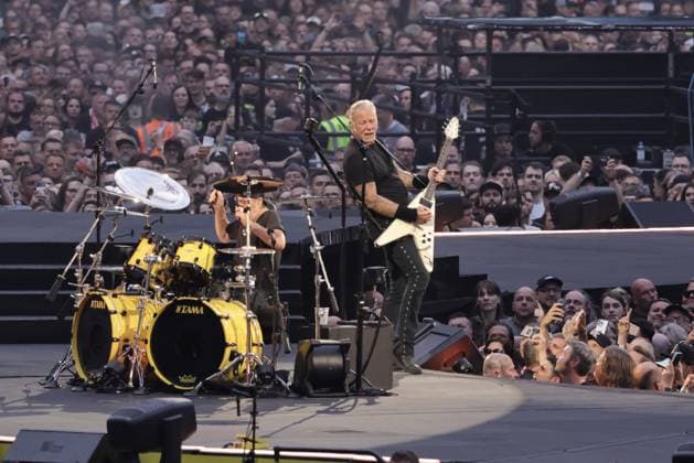 30.05.2026, Metallica im Konzert live im Olympiastadion, Berlin, Sänger und Gitarrist James Hetfield, Berlin