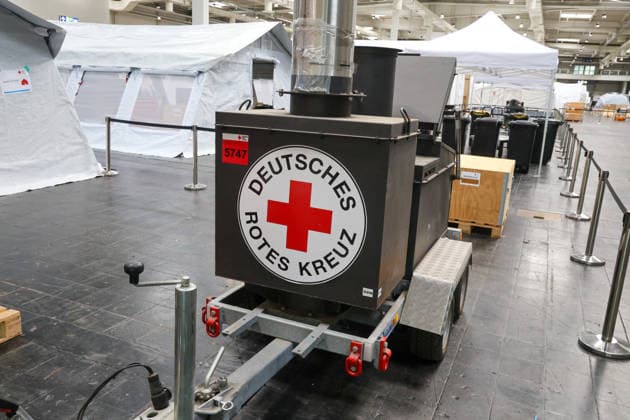 Interschutz 2026 - Presserundgang Mobiles Feldkrankenhaus Mit dem mobilen Feldkrankenhaus kann das DRK dort helfen, wo die Not am größten ist. Feldkrankenhaus auf der Weltleitmesse für die Bereiche Rettungsdienst, Brand- bzw. Katastrophenschutz und Sicherheit. Hannover, Niedersachsen, DEU, Deutschland, 01.06.2026