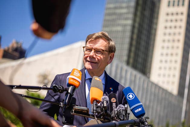Johann Wadephul (CDU), Bundesaussenminister, aufgenommen im Rahmen eines Pressestatements bei den Vereinten Nationen in New York City, 02.06.2026. Der Minister reist in die USA fuer die Wahl zum nichtstaendigen Sitz im Sicherheitsrat der Vereinten Nationen. Fotografiert im Auftrag des Auswaertigen Amtes New York City Vereinigte Staaten von Amerika Copyright: xJulianexSonntag AAx