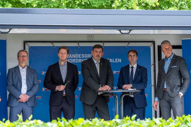 (von links nach rechts) Denis Pauli (Bundestagsabgeordneter AfD), Dr. Martin Vincentz (Fraktionsvorsitzender AfD NRW), Knuth Meyer-Soltau (Bundestagsabgeordneter AfD), Ulrich von Zons (Bundestagsabgeordneter AfD) und Christian Zaum (Bundestagsabgeordneter AfD) Bürgerdialog der AfD in Olpe - 02.06.2026, Olpe, AfD Kreis Olpe Copyright: HMBxMedia xMarcoxBader