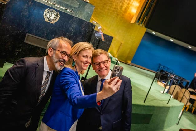 News Bilder des Tages (L-R) Paulo Rangel, Aussenminister von Portugal, Beate Meinl-Reisinger, Aussenministerin von Oesterreich, und Johann Wadephul (CDU), Bundesaussenminister, aufgenommen im Rahmen der Wahl zu den nicht-staendigen Sitzen im Sicherheitsrat der Vereinten Nationen in New York City, 03.06.2026. Fotografiert im Auftrag des Auswaertigen Amtes New York City Vereinigte Staaten von Amerika Copyright: xJulianexSonntag AAx