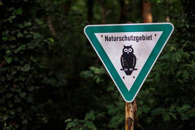 Ein Schild mit der Aufschrift Naturschutzgebiet , Berlin, 04.06.2026. Berlin Deutschland Copyright: xAmreixSchulzx
