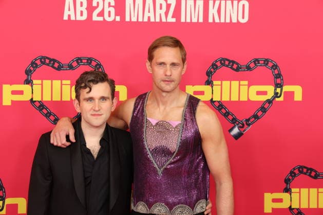 Harry Melling und Alexander Skarsgard bei der Premiere des Kinofilms Pillion im Kino International. Berlin, 20.03.2026 Copyright: xRenexduxVinagex