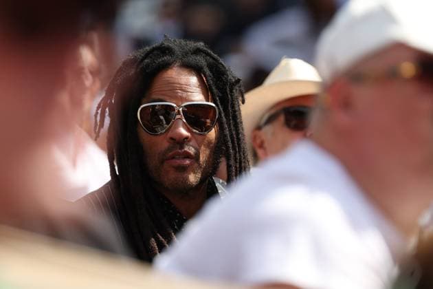 ROLAND GARROS PHOTOPQR LE PARISIEN Le Parisien Arnaud Journois PARIS 07 06 2026 Paris Stade Roland Garros, June 7, 2026 Tennis Internationaux de France de Roland Garros Mens singles Court Philippe Chatrier final Alexander Zverev vs Flavio Cobolli Lenny Kravitz Photo Le Parisien Arnaud Journois PARIS France  Copyright: xPHOTOPQR LExPARISIEN MAXPPPxLexParisienx xArnaudxJournoisx 20260607LPA2150 20260607LPA2150