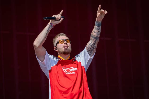 Rock am Ring 2026, Tag 3, 7.6.2026 Auftritt des deutschen Rappers Finch -- Mit dem Traditionsfestival Rock am Ring am Nürburgring in der Eifel startet in Deutschland die Festival-Saison. Rock am Ring findet in diesem Jahr vom 5. bis 7. Juni statt. Rund 80 Bands und Künstler stehen auf einer der drei großen Bühnen. Nürburg Nürburgring Rheinland-Pfalz Deutschland Copyright: xSebastianxDerixx