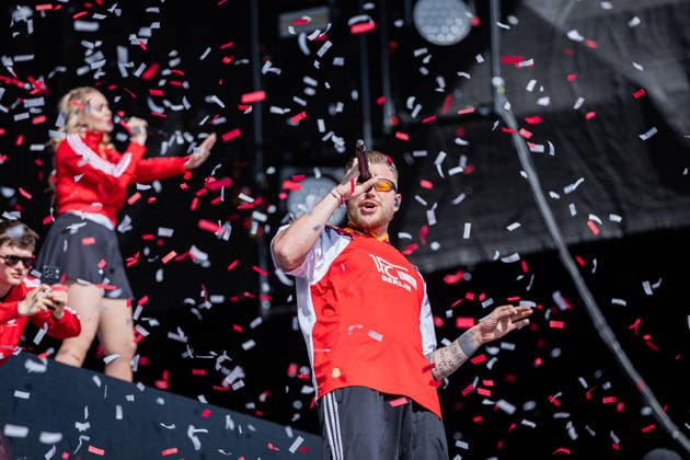 Rock am Ring 2026, Tag 3, 7.6.2026 Auftritt des deutschen Rappers Finch -- Mit dem Traditionsfestival Rock am Ring am Nürburgring in der Eifel startet in Deutschland die Festival-Saison. Rock am Ring findet in diesem Jahr vom 5. bis 7. Juni statt. Rund 80 Bands und Künstler stehen auf einer der drei großen Bühnen. Nürburg Nürburgring Rheinland-Pfalz Deutschland Copyright: xSebastianxDerixx