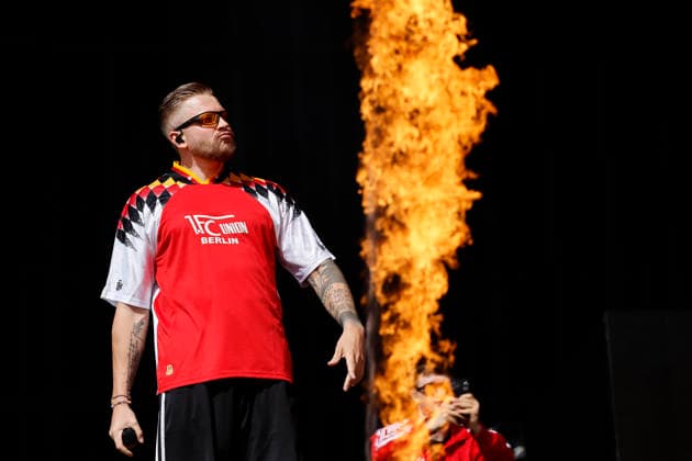Rapper Finch bei Rock am Ring (RaR) 2026. Rock am Ring ist ein von Marek Lieberberg gegründetes Musikfestival, das traditionell auf dem Nürburgring in der Nähe der Stadt Adenau in der Eifel stattfindet. Es gilt als das traditionsreichste Rockfestival Deutschlands. Nürburg, 07.06.2026 Rheinland-Pfalz Deutschland Copyright: xChristophxHardtx