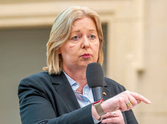 Bärbel Bas beim BMDS EUR, Deutschland, Berlin, 08.06.2026: Keynote von Bärbel Bas (SPD), Bundesministerin für Arbeit und Soziales auf einer Veranstaltung des BMDS zu 1 Jahr Staatsmodernisierung mit Wirkung in der Berlin-Brandenburgischen Akademie der Wissenschaften. Zu Gast: Hendrik Wüst, Ministerpräsident des Landes Nordrhein-Westfalen, und Cem Özdemir, Ministerpräsident des Landes Baden-Württemberg.