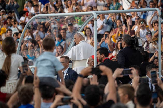 June 9, 2026, Barcelona, Barcelona, Spain: the Olympic Stadium fills to capacity for a Mass with the presence of Pope Leo XIV on the first day of his visit to Barcelona..In the pic :Pope Leo XIV Barcelona Spain - ZUMAr179 20260609_zip_r179_045 Copyright: xEricxRenomx