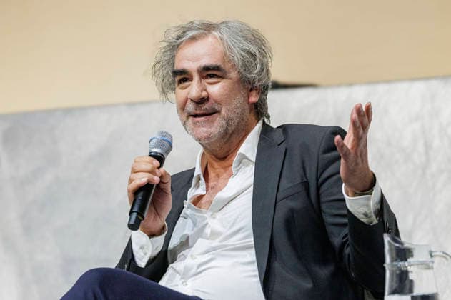 Entertainment Bilder des Tages #2 Deniz Yücel beim Talk im Rahmen der Gesprächsreihe Positionen und Perspektiven im Düsseldorfer Schauspielhaus. Düsseldorf, 14.06.2026