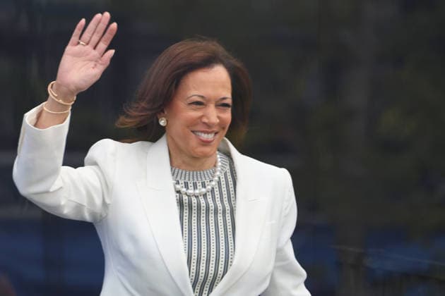 Former U.S. Vice President Kamala Harris waves during the inauguration of the Obama Presidential Center in Chicago, USA, 18 June 2026 Inauguration of the Obama Presidential Center !ACHTUNG: NUR REDAKTIONELLE NUTZUNG!  Copyright: xOctavioxGuzmánx AME2142 1078635518st