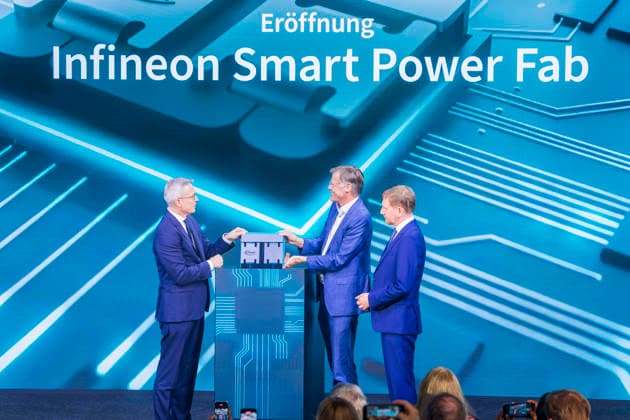 News Themen der Woche KW27 Infineon Eröffnung Infineon Smart Power FAB in Dresden eröffnet. Der Bundesminister für Digitales und Staatsmodernisierung, Dr. Karsten Wildberger, Jochen Hanebeck, Vorstandsvorsitzender Infineon Technologies AG und Michael Kretschmer Ministerpräsident Sachsen, eröffnen symbolisch die Fabrik. Dresden Sachsen Deutschland