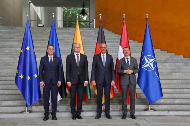 News Themen der Woche KW27 Berlin, Deutschland, 03.07.2026: Bundeskanzleramt: Empfang der Staats- und Regierungschefs der drei baltischen Länder Lettland, Estland und Litauen: Estlands Ministerpräsident Kristen Michal, Litauens Staatspräsident Gitanas Nauseda, Bundeskanzler Friedrich Merz (CDU), Lettlands Präsident Edgars Rinkevics Copyright: xdtsxNachrichtenagenturx dts_126152