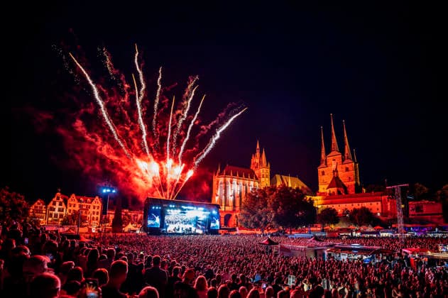 Entertainment Themen der Woche KW27 Clueso live bei einem Konzert auf dem Domplatz. Erfurt, 04.07.2026