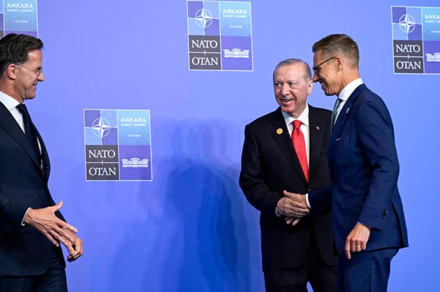 LKS 20260708 Finland s President Alexander Stubb greets Turkey s President Tayyip Erdogan and NATO Secretary General Mark Rutte during the Welcome Ceremony of Allied Heads of State and Government at the North Atlantic Treaty Organization (NATO) Heads of State and Government summit in Ankara, Turkey, on July 8, 2026. - EMMI KORHONEN Ankara Turkey  Copyright: xEmmixKorhonenx UbOroNFb1Uk