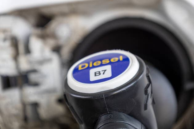 Nahaufnahme vom Betanken eines PKWÂ s mit Diesel Copyright: xUdoxHerrmannx
