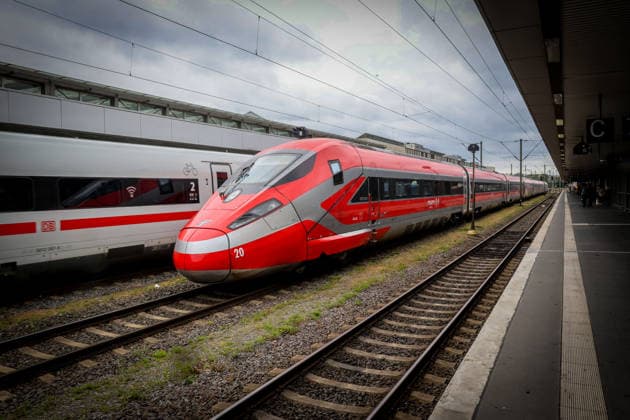 Trenitalia führt Testfahrten durch. Die Züge vom Typ Frecciarossa 1000 absolvieren diese technischen Prüfungen, um die offizielle Zulassung für das deutsche Schienennetz zu erhalten. Die italienische Staatsbahn Trenitalia führt derzeit ausgedehnte Testfahrten in Deutschland und Österreich durch. Hannover Hauptbahnhof. Hannover, Niedersachsen, DEU, Deutschland, 09.07.2026