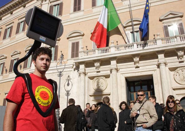 Italian Green Party For No Nuclear Demostration Nov 10, 2007 Exact Date Unknown - Rome, Italy - Italian Green Party in the Deputy Square in Rome demostration against nuclear party and for the Sun Power Energy. Copyright: xEvandroxInettix
