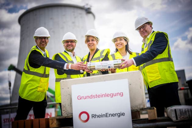 Katherina Reiche (CDU), Bundesministerin fuer Wirtschaft und Energie. Bei der Grundsteinlegung fuer ein Flusswaermepumpen-Kraftwerk der Rheinenergie. Berlin, 23.07.2026. Fotografiert im Auftrag des Bundesministeriums fuer Wirtschaft und Energie Berlin Deutschland Copyright: xDominikxButzmannx