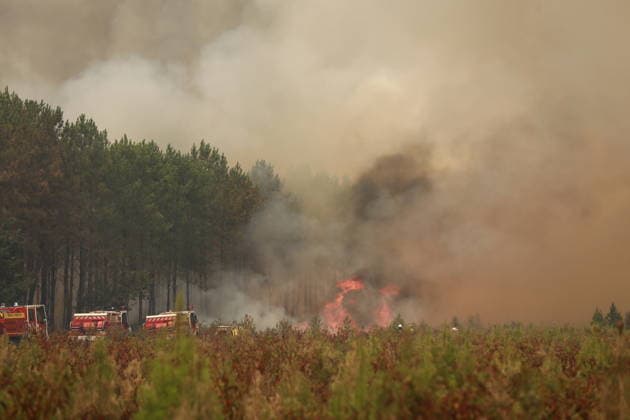 Massive wildfire burns 42,000 hectares in Gironde, southwestern France GIRONDE, FRANCE - JULY 27: A massive wildfire struck the Gironde department of southwestern France on July 27, 2026. As firefighters continued efforts to contain the flames, the wildfire caused widespread destruction across affected areas, where burned vehicles, damaged buildings, destroyed roads, and charred trees were visible. The blaze, which started in the Saumos area on Wednesday, has burned around 42,000 hectares, according to Gironde authorities. More than 220,000 people were evacuated as a precaution, while around 240 homes were fully or partially damaged. Around 2,500 firefighters, 1,500 soldiers and 1,200 security personnel are involved in the response as crews Copyright: x2026xAnadoluxMohamadxSalaheldinxAbdelghanixAlsayedx