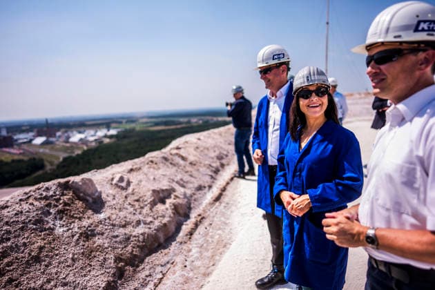 Katherina Reiche (CDU), Bundesministerin fuer Wirtschaft und Energie, besucht die K+S Minerals and Agriculture GmbH Werk Zielitz. Zielitz, 30.07.2026. Fotografiert im Auftrag des Bundesministeriums fuer Wirtschaft und Energie Zielitz Deutschland Copyright: xDominikxButzmannx